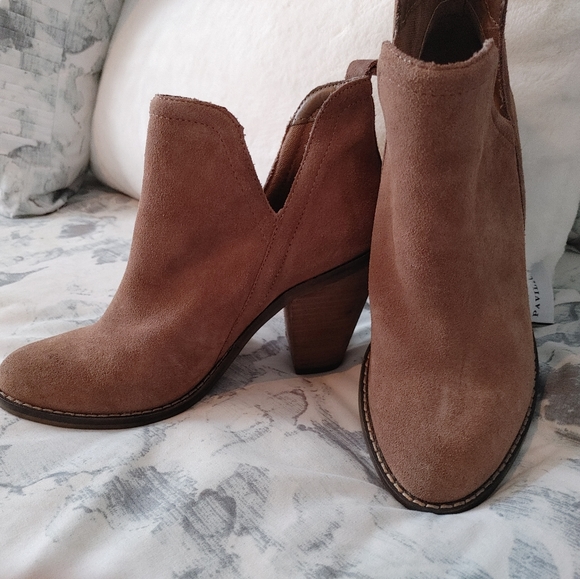 Nine West Ankle Boots - Picture 1 of 2